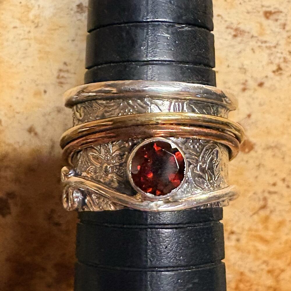 Sterling Silver Mixed Metal Spinner Ring w/ Garnet Size 8.5 - Picture 2 of 9